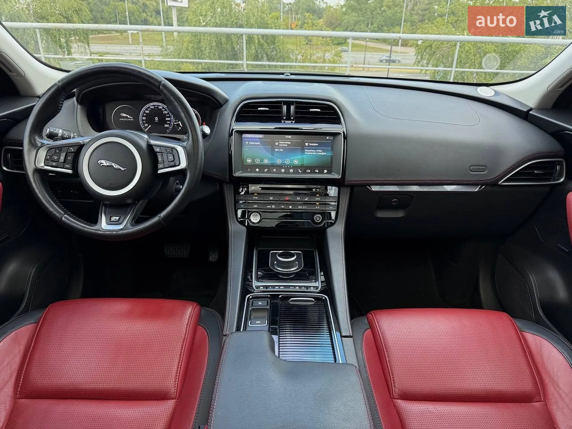 2017 Jaguar F-Pace - мініатюра 27