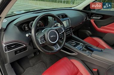 Внедорожник / Кроссовер Jaguar F-Pace 2017 в Киеве