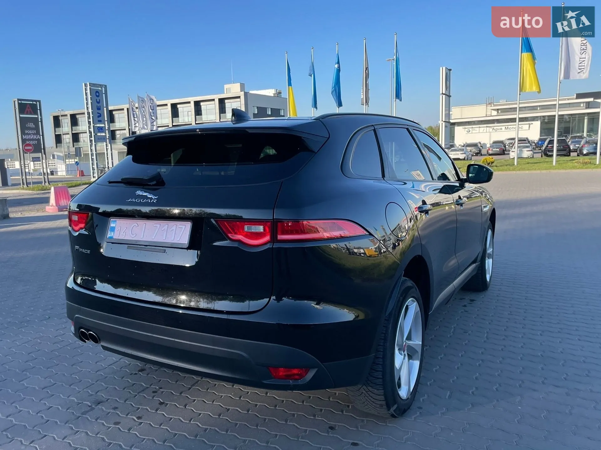 2017 Jaguar F-Pace - мініатюра 4