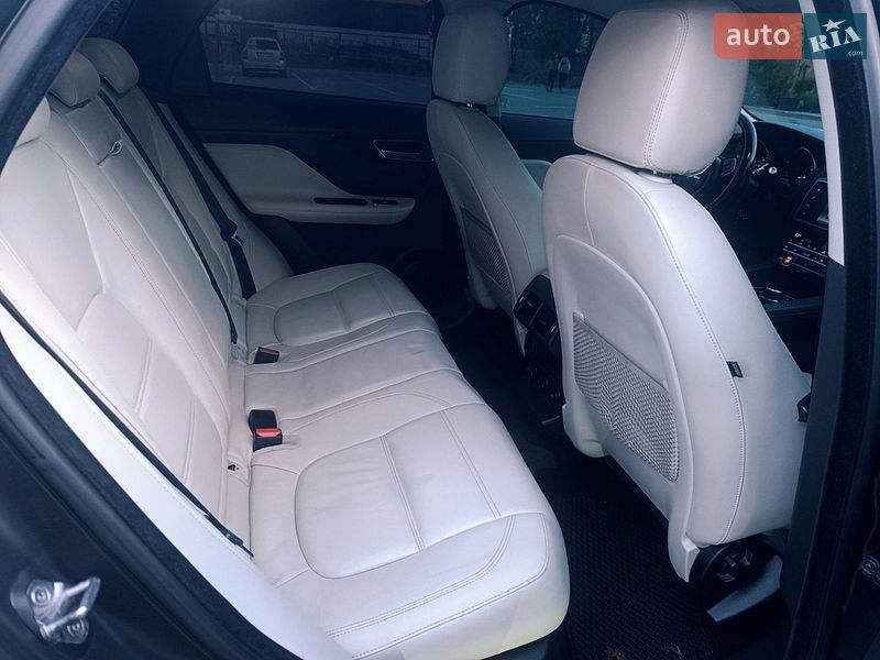 Внедорожник / Кроссовер Jaguar F-Pace 2016 в Чернигове