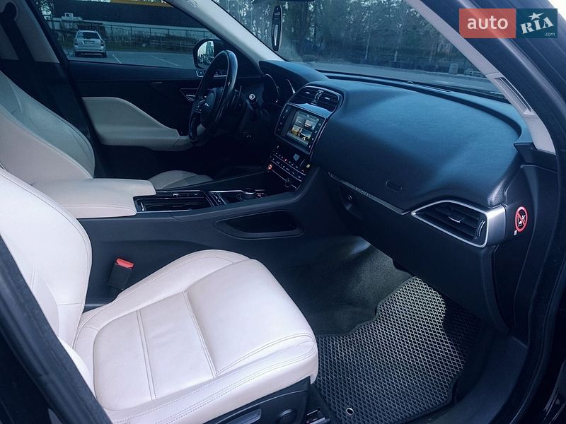 Внедорожник / Кроссовер Jaguar F-Pace 2016 в Чернигове