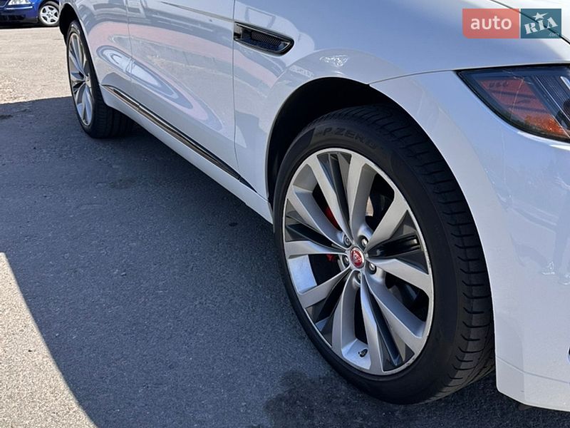 Позашляховик / Кросовер Jaguar F-Pace 2018 в Києві