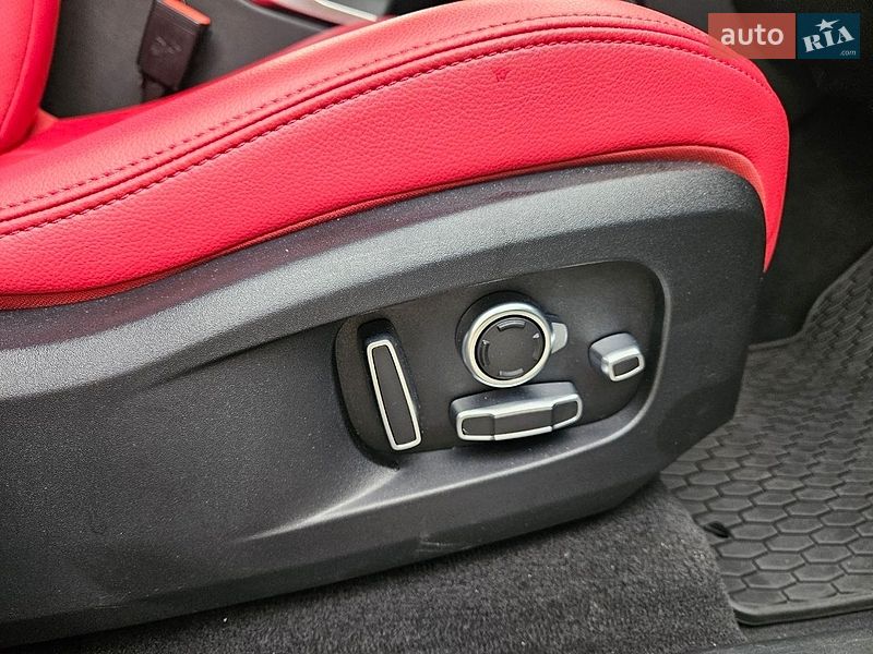 Внедорожник / Кроссовер Jaguar F-Pace 2021 в Киеве