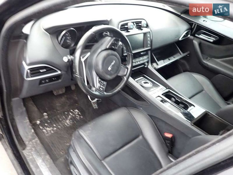 Внедорожник / Кроссовер Jaguar F-Pace 2018 в Киеве