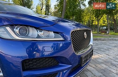 Внедорожник / Кроссовер Jaguar F-Pace 2017 в Киеве