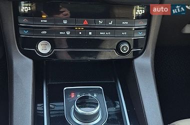 Позашляховик / Кросовер Jaguar F-Pace 2017 в Дубні