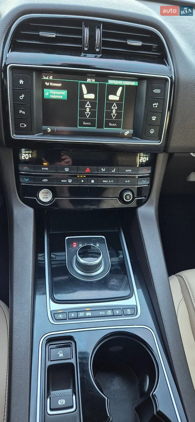 2017 Jaguar F-Pace - мініатюра 25