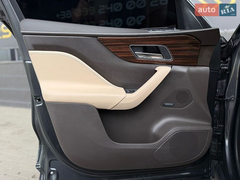 Внедорожник / Кроссовер Jaguar F-Pace 2016 в Киеве
