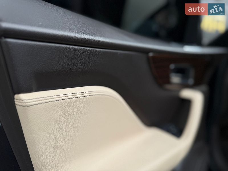 Внедорожник / Кроссовер Jaguar F-Pace 2016 в Киеве