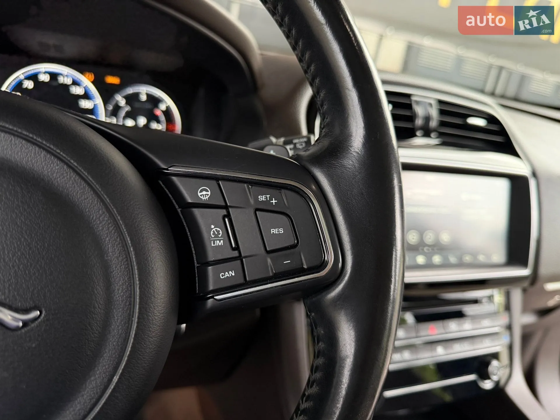 2016 Jaguar F-Pace - мініатюра 70