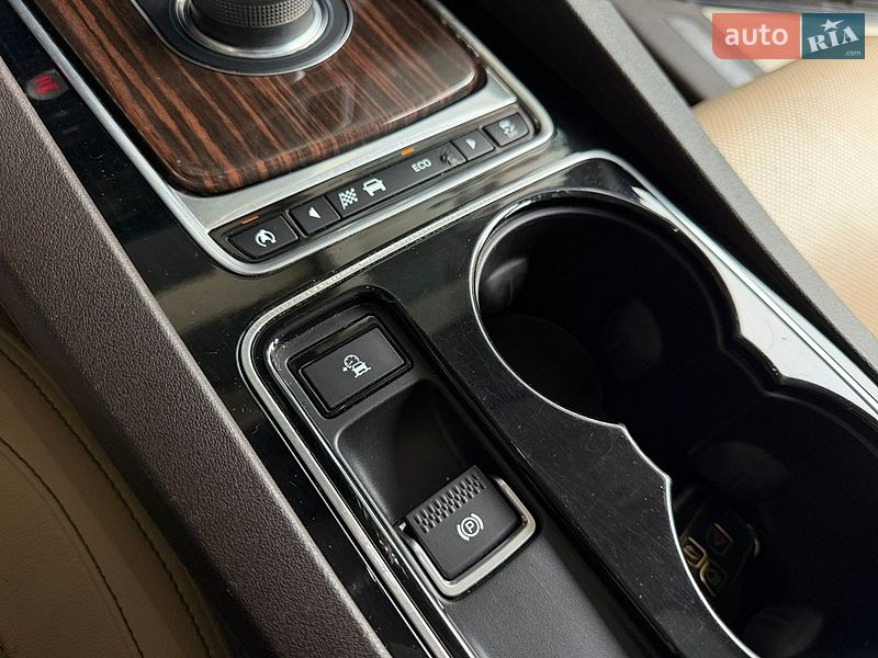 Позашляховик / Кросовер Jaguar F-Pace 2016 в Києві