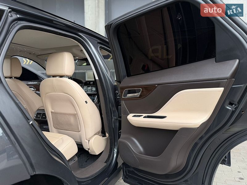 Позашляховик / Кросовер Jaguar F-Pace 2016 в Києві