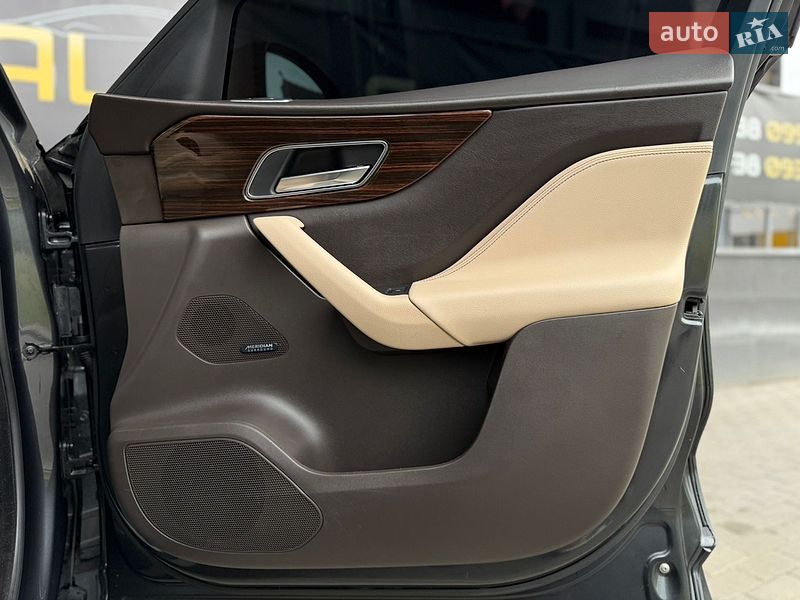 Внедорожник / Кроссовер Jaguar F-Pace 2016 в Киеве