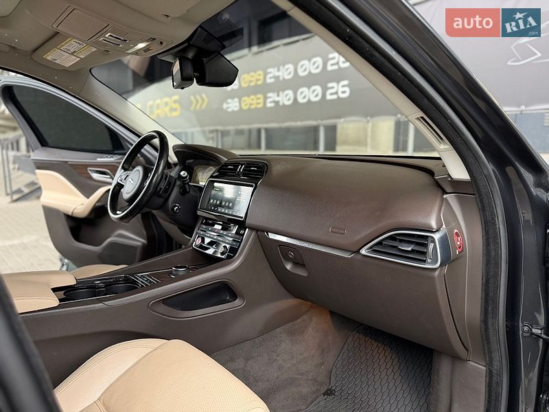 Внедорожник / Кроссовер Jaguar F-Pace 2016 в Киеве