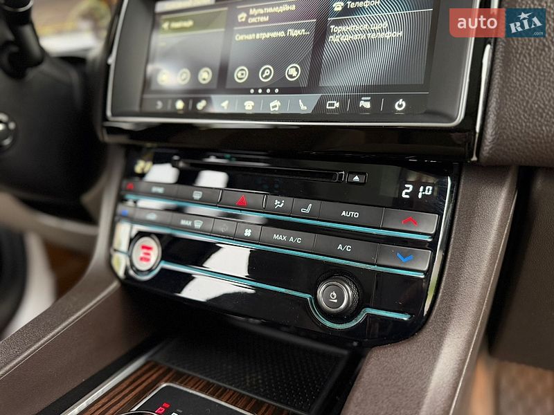 Внедорожник / Кроссовер Jaguar F-Pace 2016 в Киеве