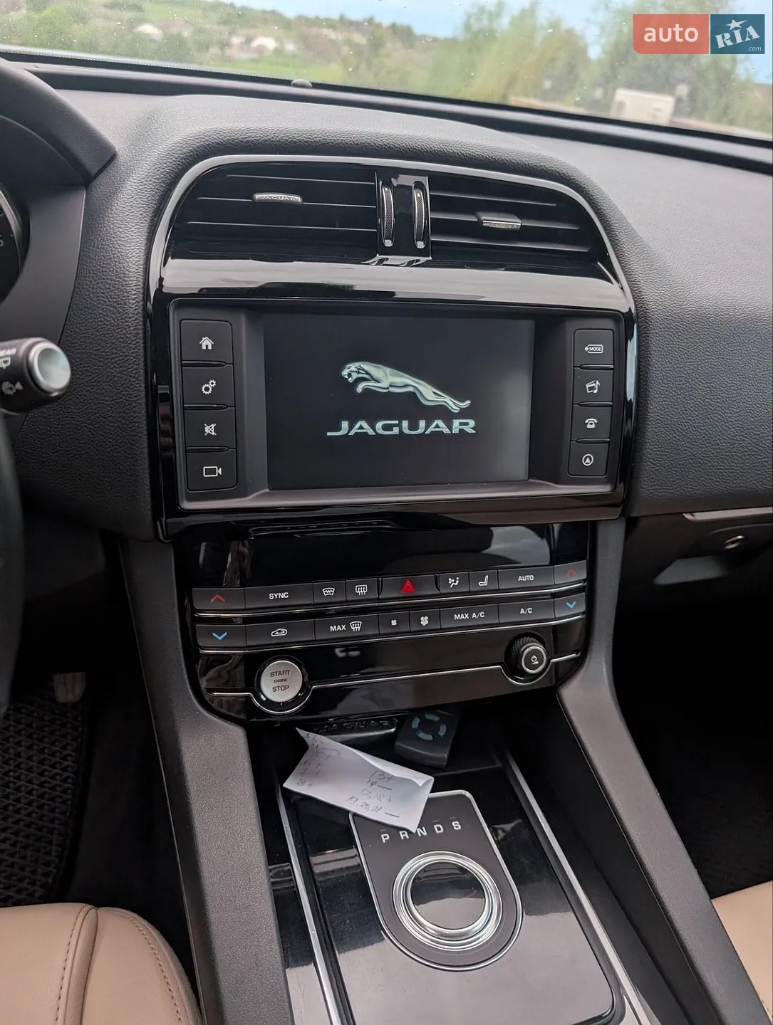 2017 Jaguar F-Pace - мініатюра 15