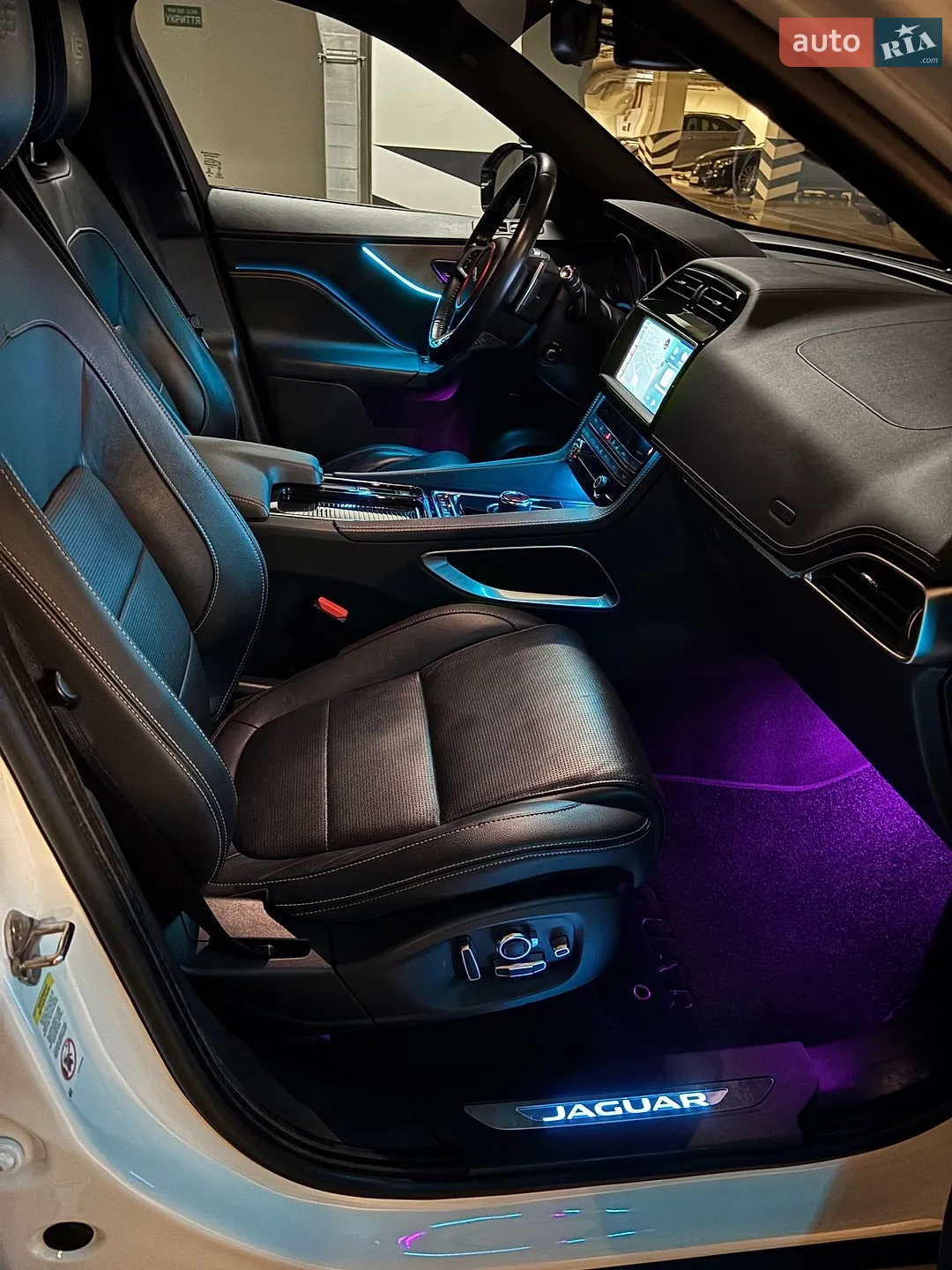 2019 Jaguar F-Pace - мініатюра 26