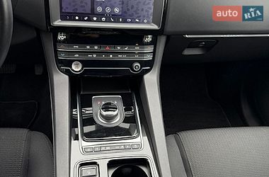 Внедорожник / Кроссовер Jaguar F-Pace 2020 в Киеве