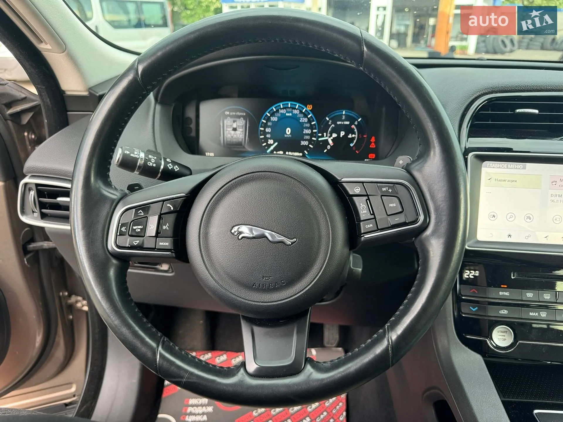 2016 Jaguar F-Pace - мініатюра 14