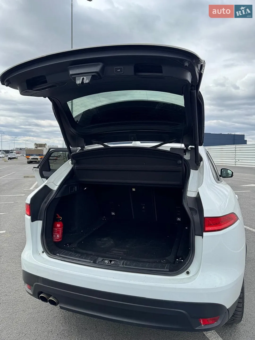 2016 Jaguar F-Pace - мініатюра 10