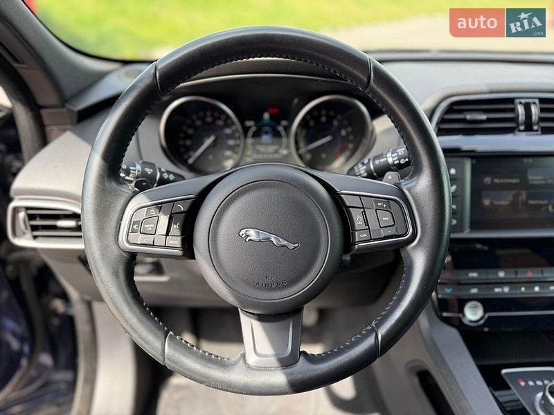 Внедорожник / Кроссовер Jaguar F-Pace 2016 в Киеве фото 12 Внедорожник / Кроссовер Jaguar F-Pace 2016 в Киеве