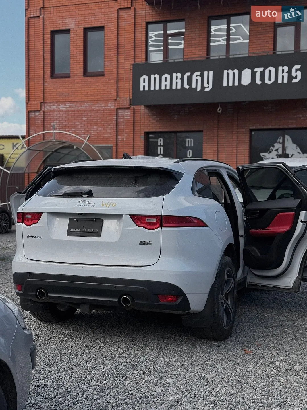 2017 Jaguar F-Pace - мініатюра 3
