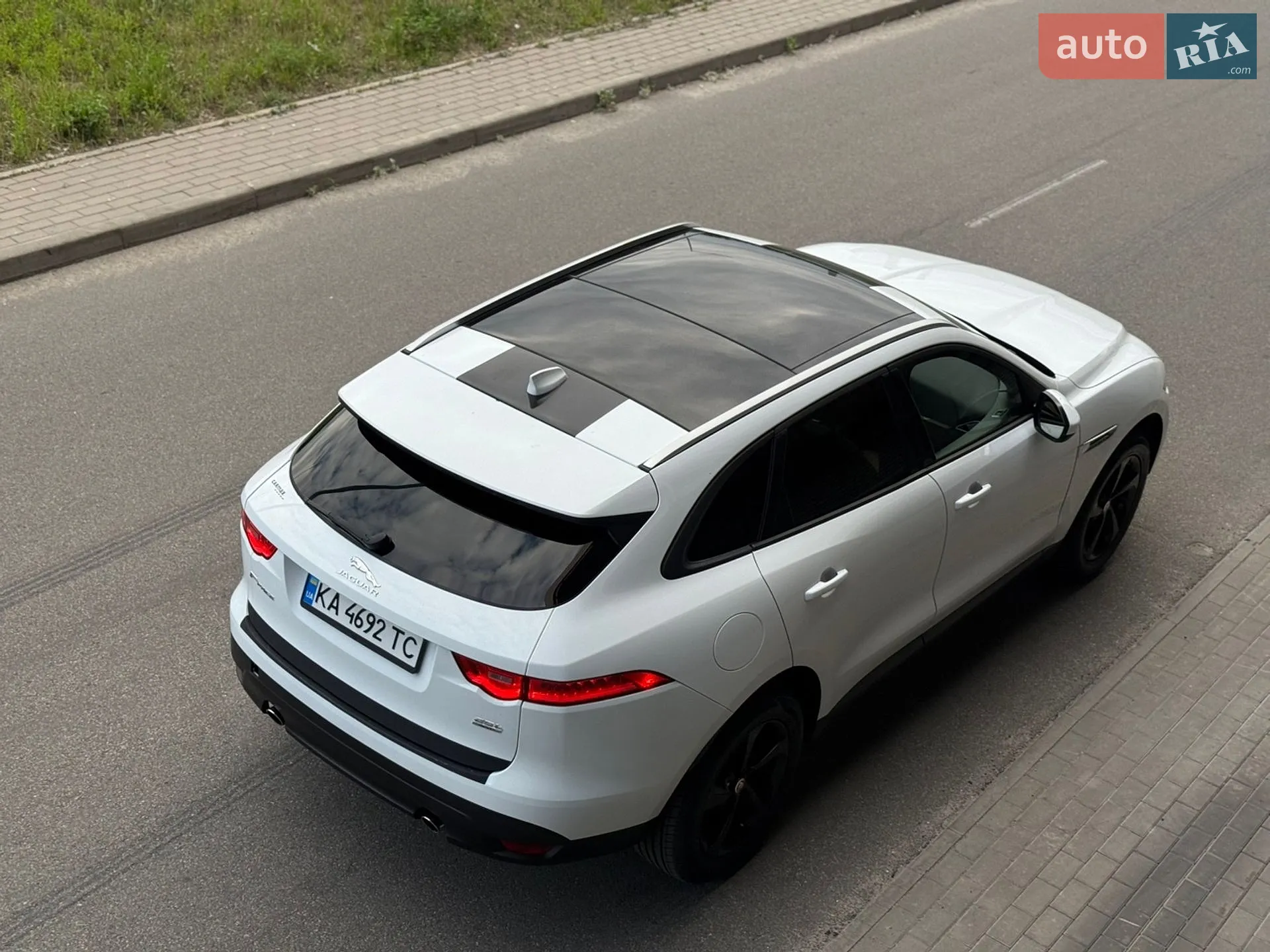 2017 Jaguar F-Pace - мініатюра 13