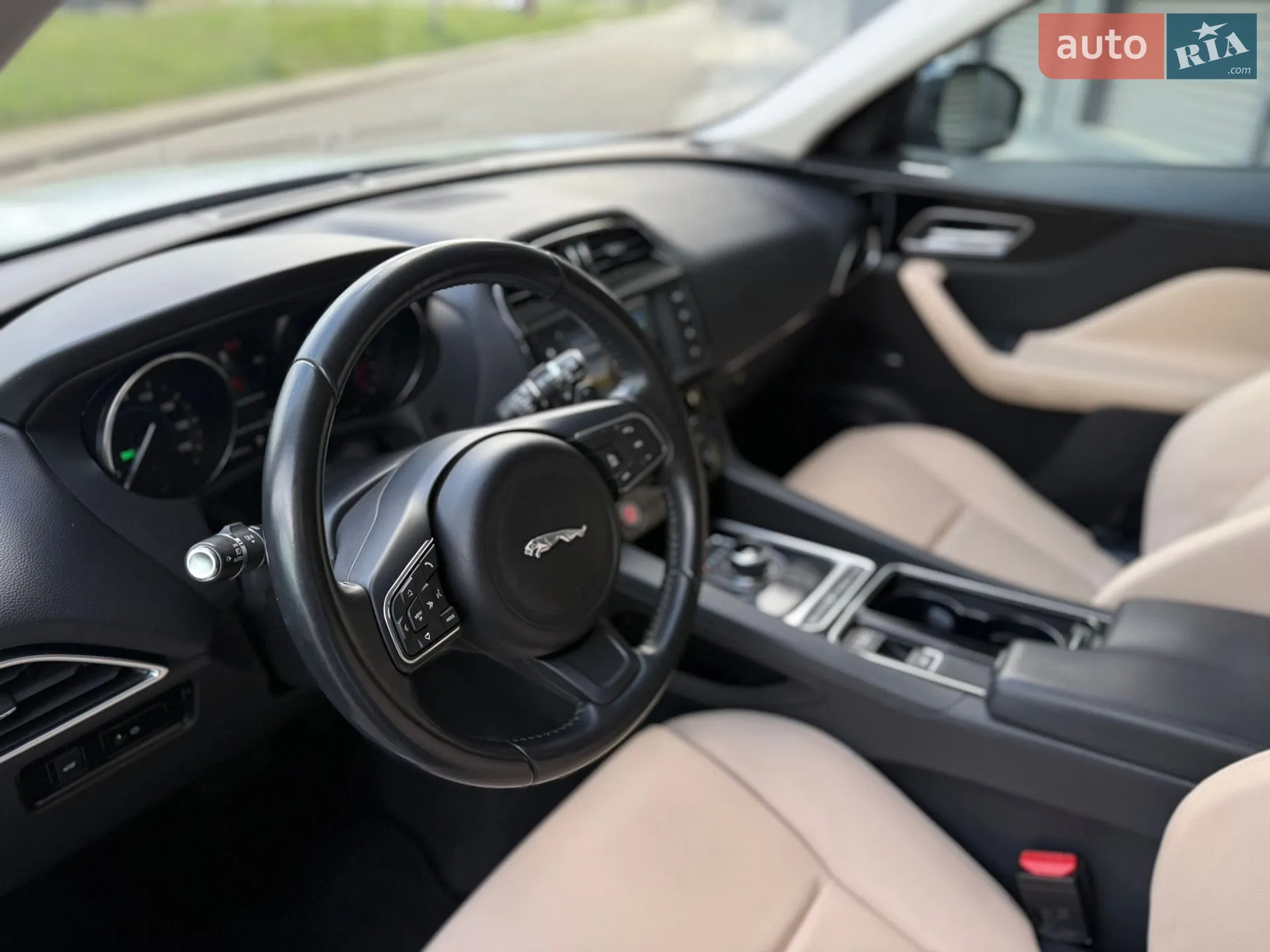 2017 Jaguar F-Pace - мініатюра 16