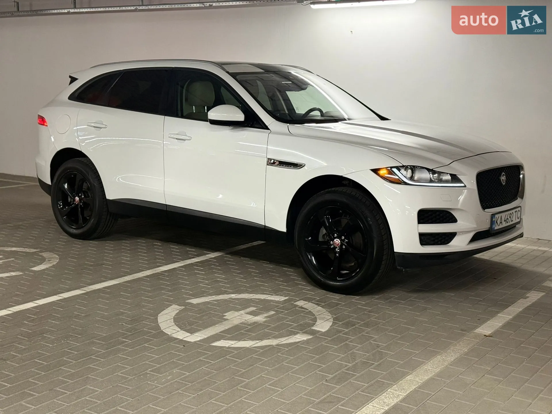 2017 Jaguar F-Pace - мініатюра 28