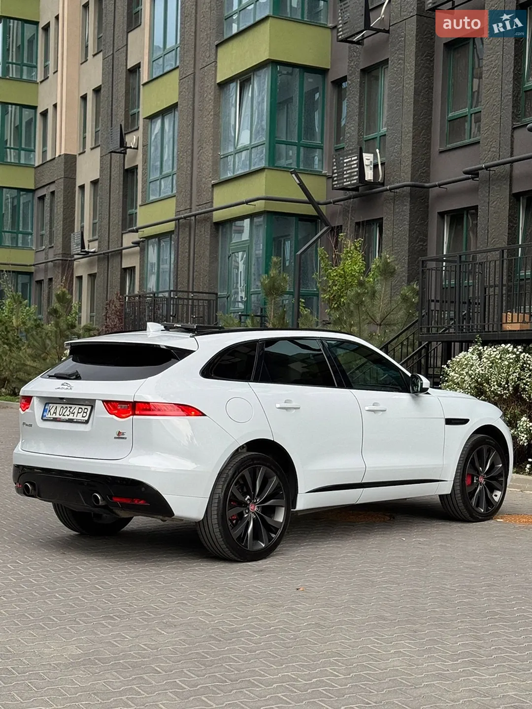 2016 Jaguar F-Pace - мініатюра 14