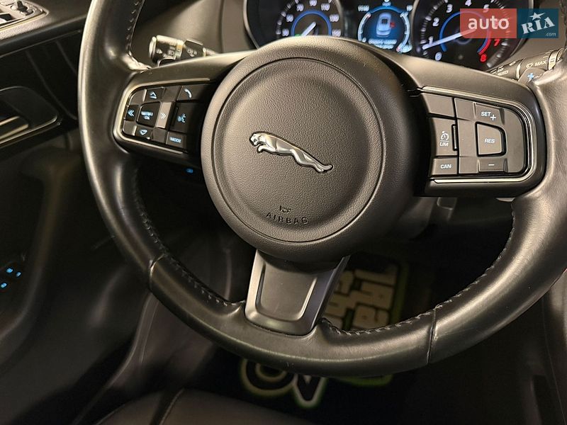 Внедорожник / Кроссовер Jaguar F-Pace 2016 в Киеве