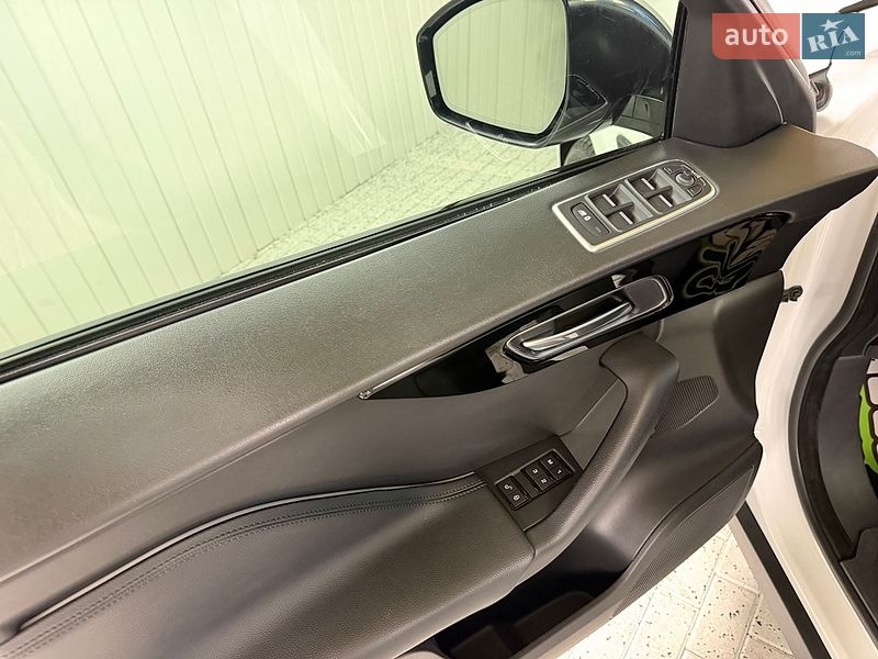 Внедорожник / Кроссовер Jaguar F-Pace 2016 в Киеве