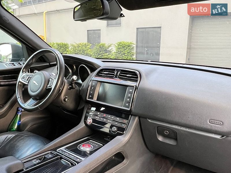 Внедорожник / Кроссовер Jaguar F-Pace 2018 в Львове фото 42 Внедорожник / Кроссовер Jaguar F-Pace 2018 в Львове