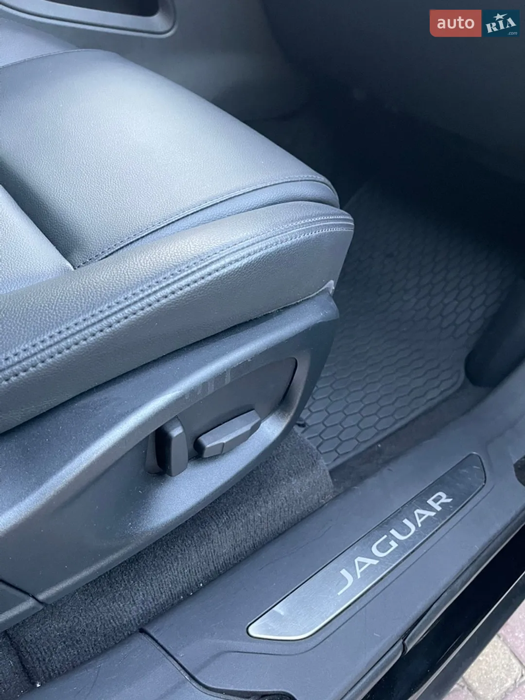 2016 Jaguar F-Pace - мініатюра 33