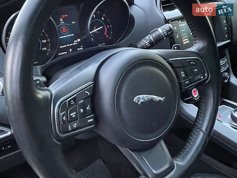 Внедорожник / Кроссовер Jaguar F-Pace 2016 в Хмельницком