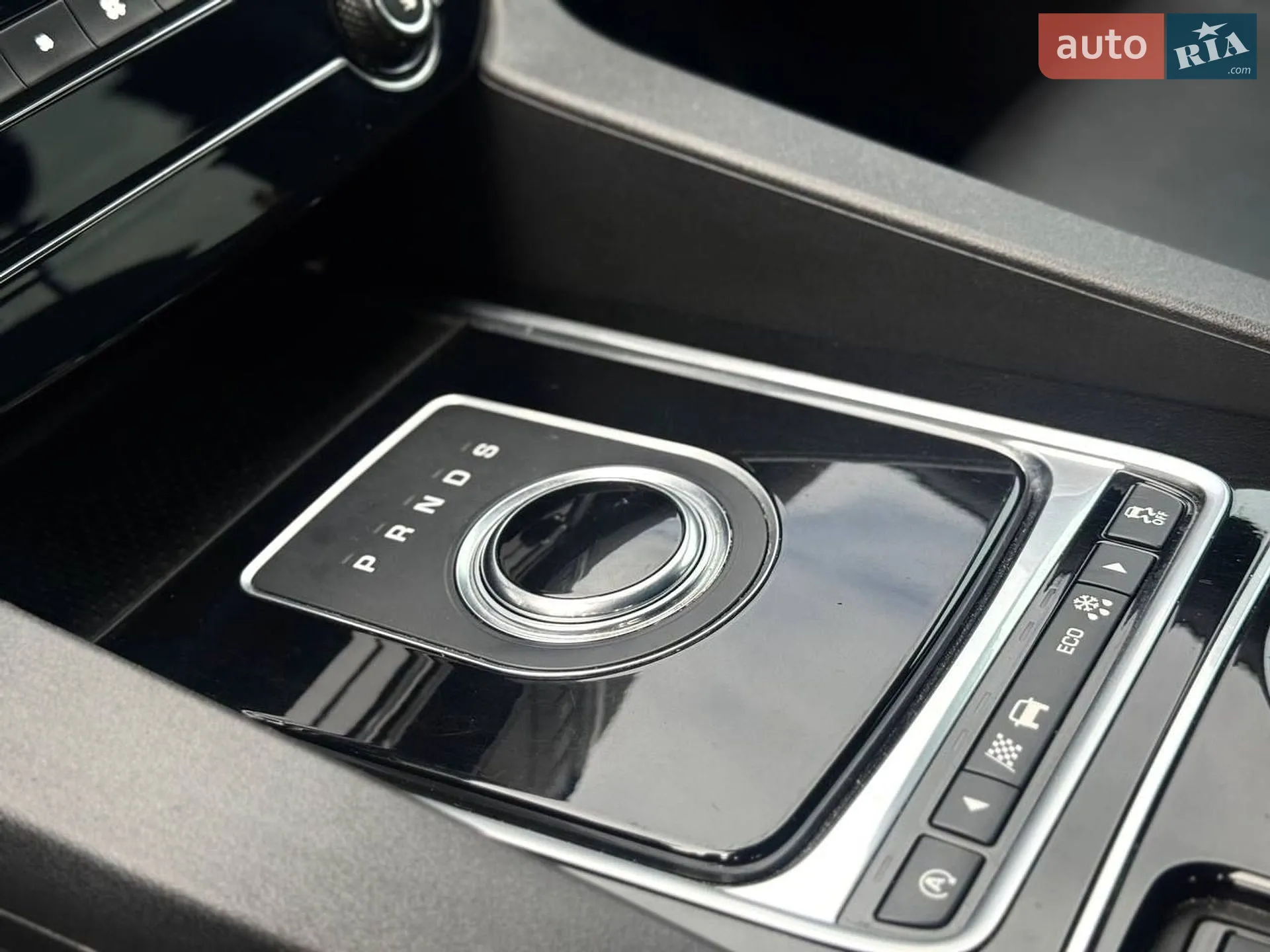 2016 Jaguar F-Pace - мініатюра 22