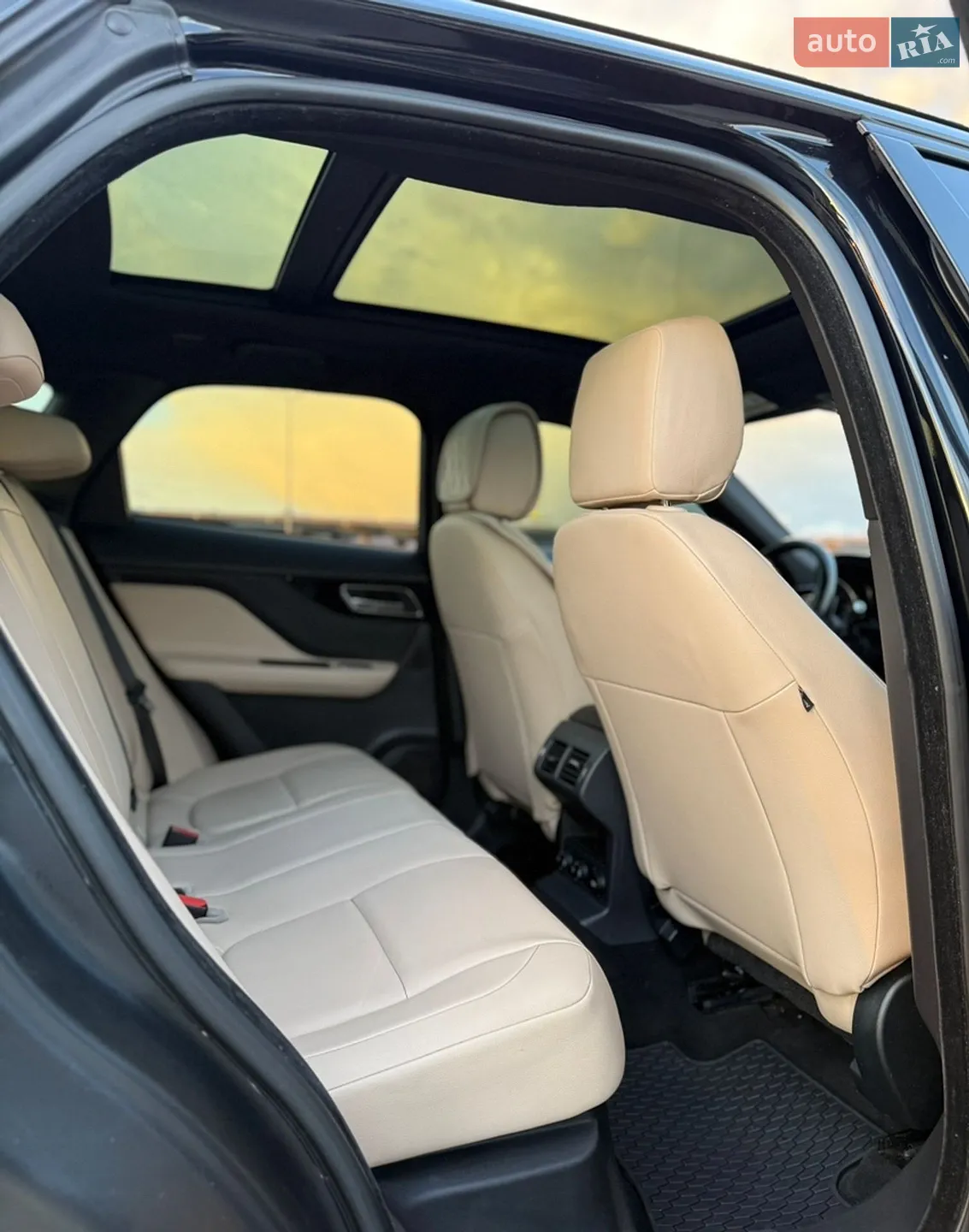 2016 Jaguar F-Pace - мініатюра 23