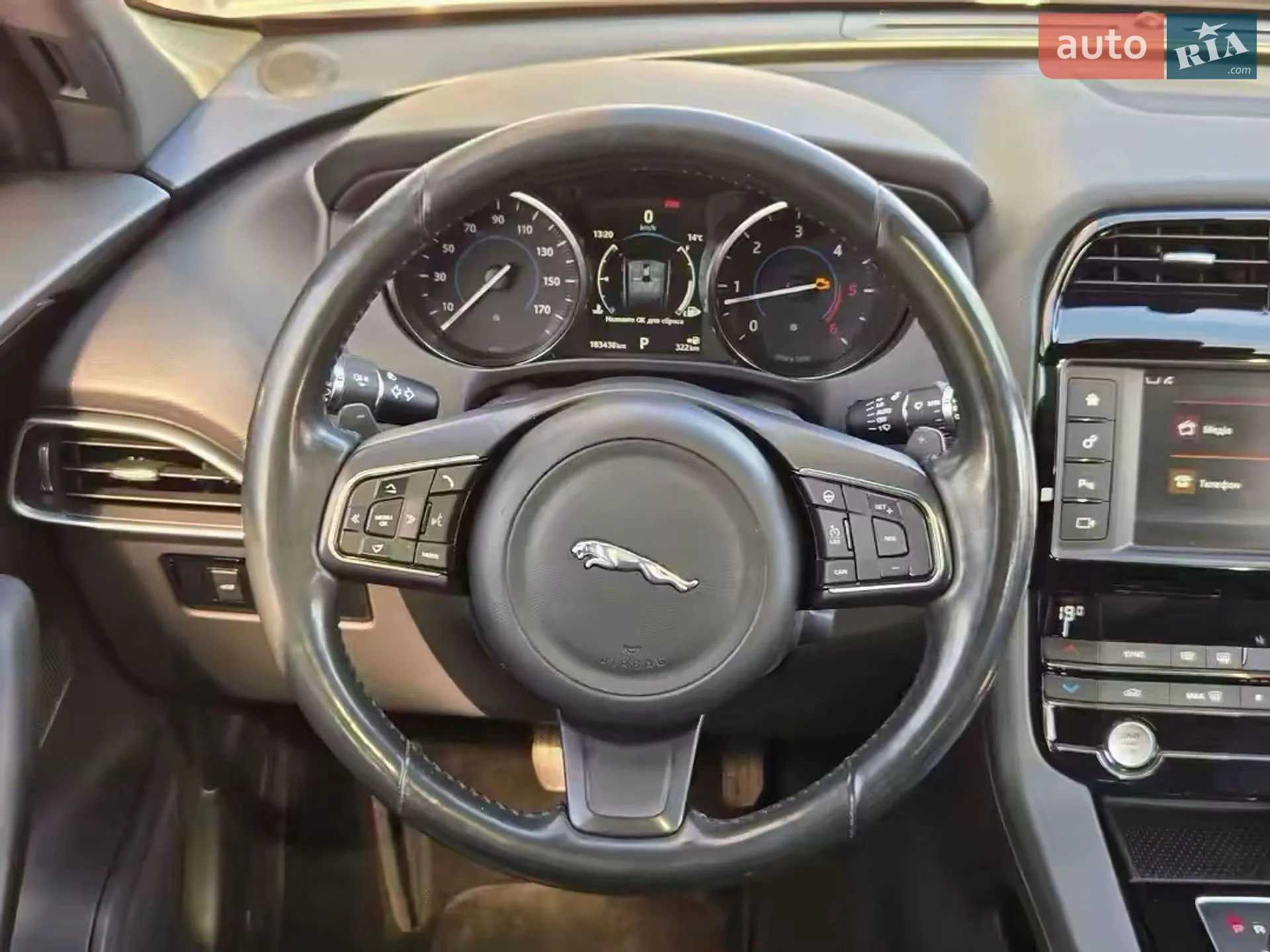 2016 Jaguar F-Pace - мініатюра 31