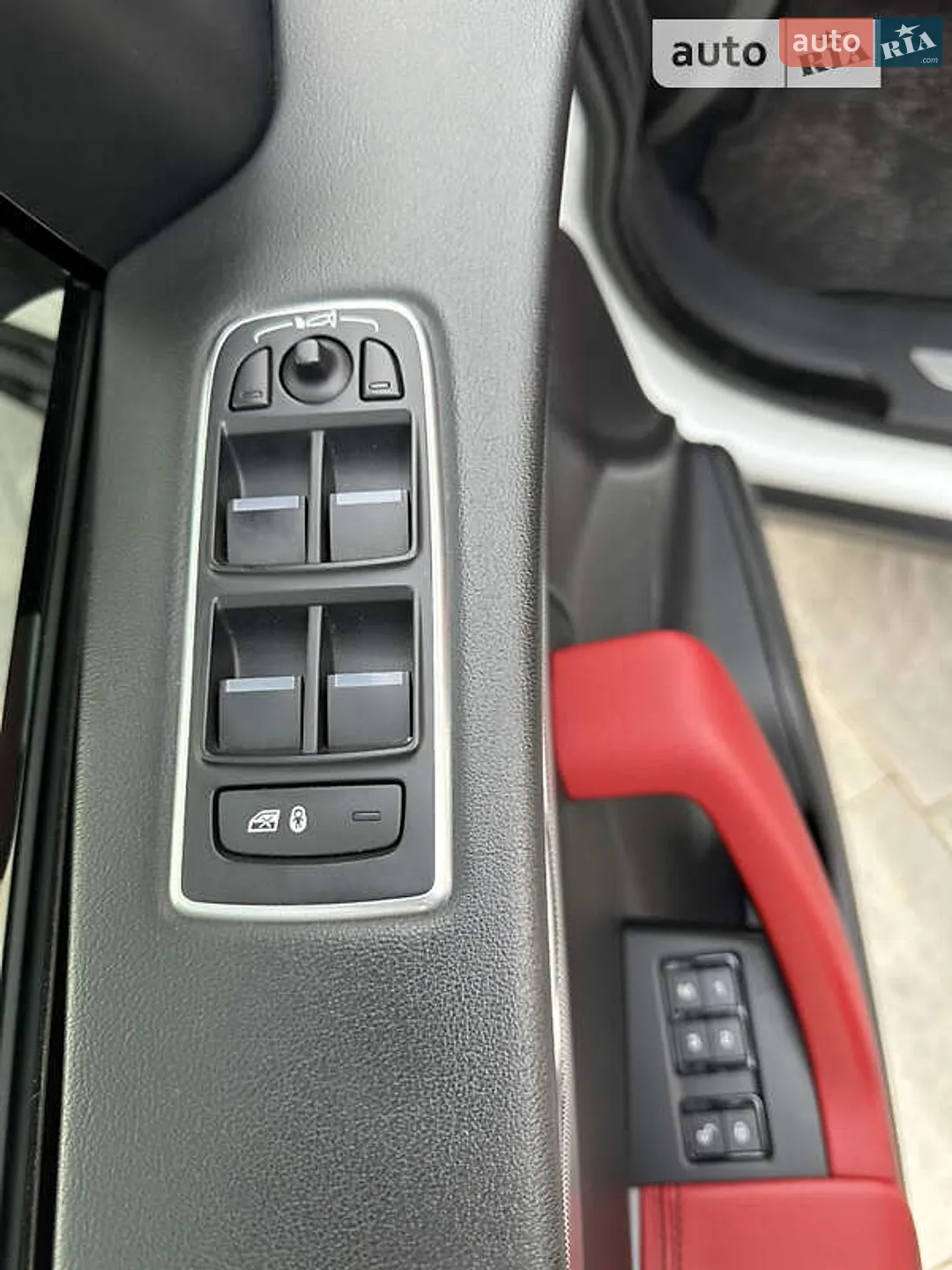 2018 Jaguar F-Pace - мініатюра 11