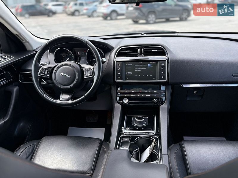Внедорожник / Кроссовер Jaguar F-Pace 2016 в Киеве фото 64 Внедорожник / Кроссовер Jaguar F-Pace 2016 в Киеве