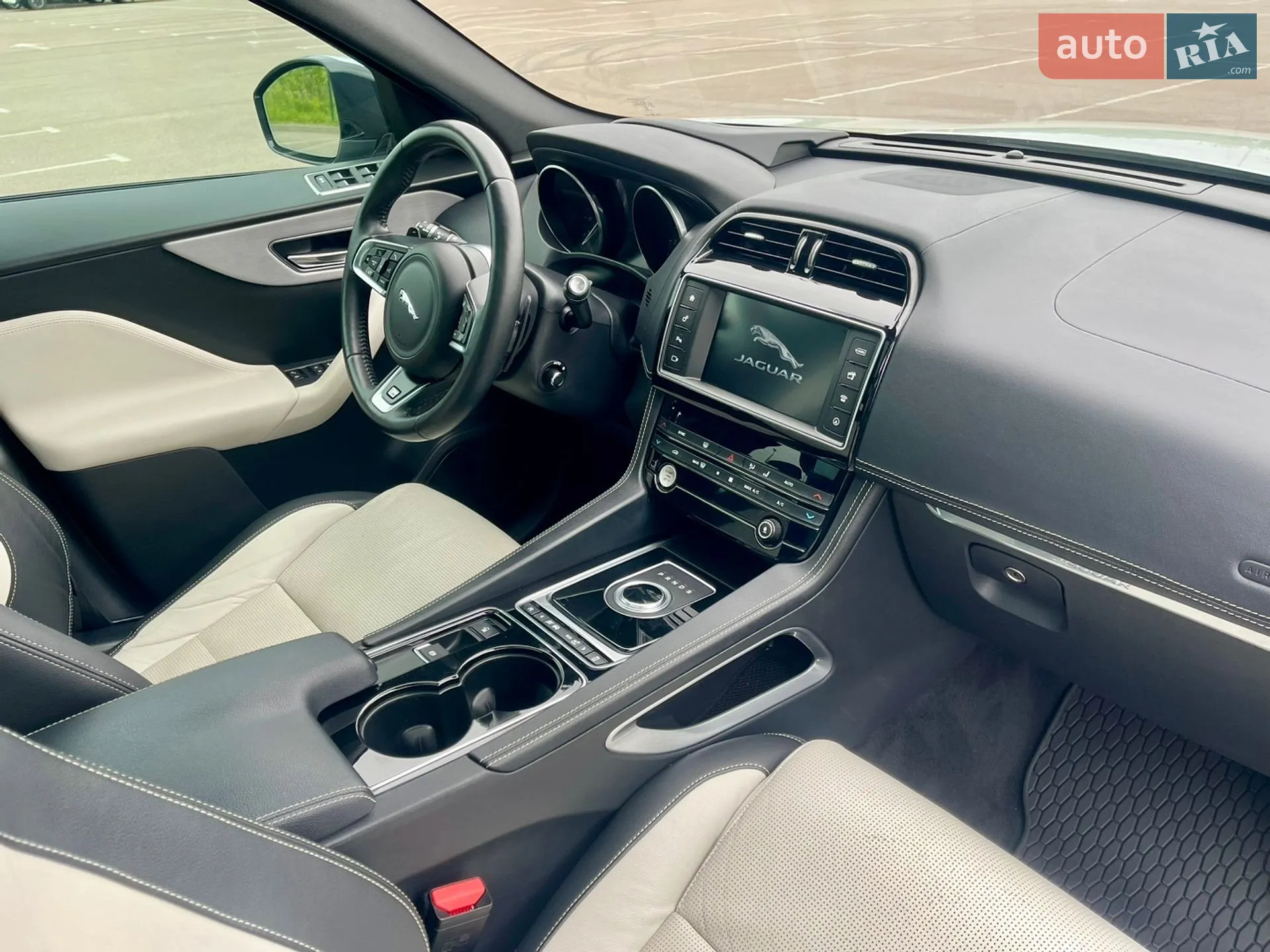 2017 Jaguar F-Pace - мініатюра 35