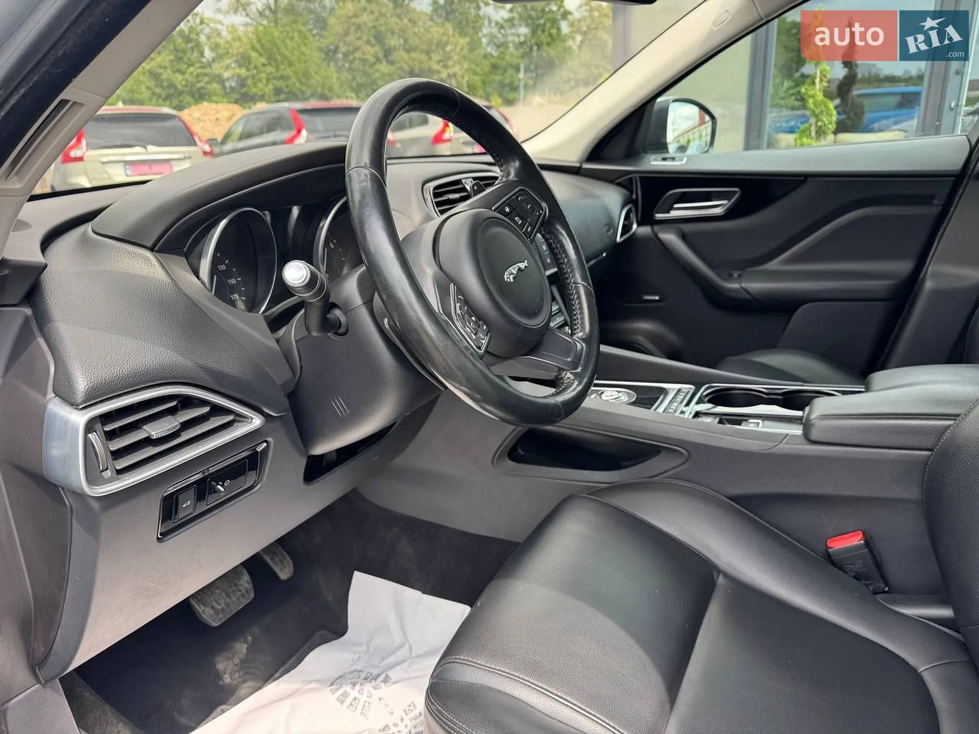 2017 Jaguar F-Pace - мініатюра 16