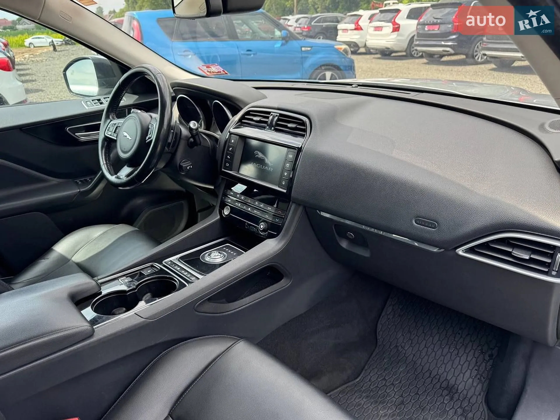 2017 Jaguar F-Pace - мініатюра 27