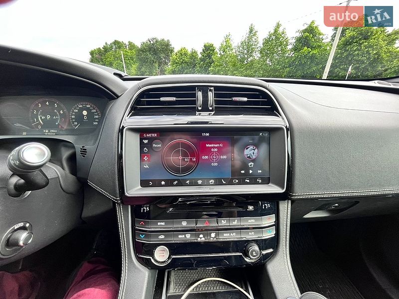 Позашляховик / Кросовер Jaguar F-Pace 2017 в Києві