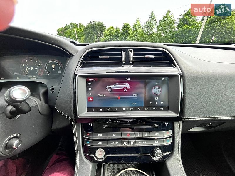 Позашляховик / Кросовер Jaguar F-Pace 2017 в Києві