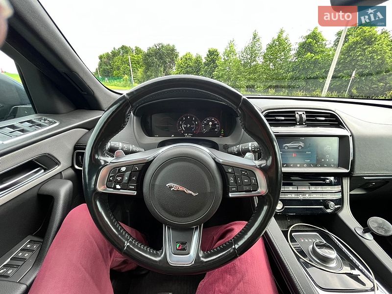 Позашляховик / Кросовер Jaguar F-Pace 2017 в Києві