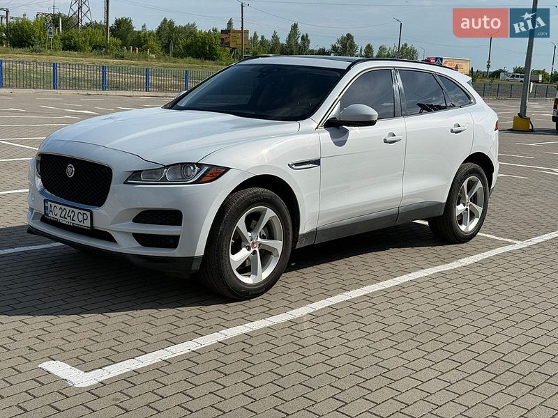 Внедорожник / Кроссовер Jaguar F-Pace 2017 в Нововолынске