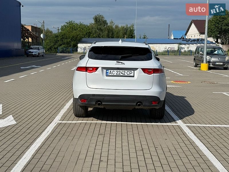 Внедорожник / Кроссовер Jaguar F-Pace 2017 в Нововолынске