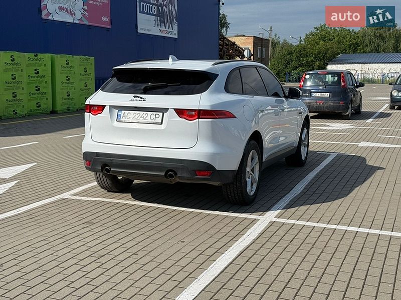 Внедорожник / Кроссовер Jaguar F-Pace 2017 в Нововолынске