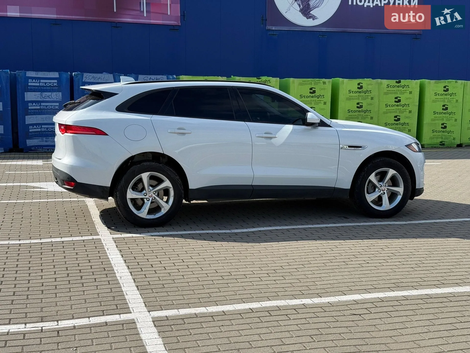 2017 Jaguar F-Pace - мініатюра 12